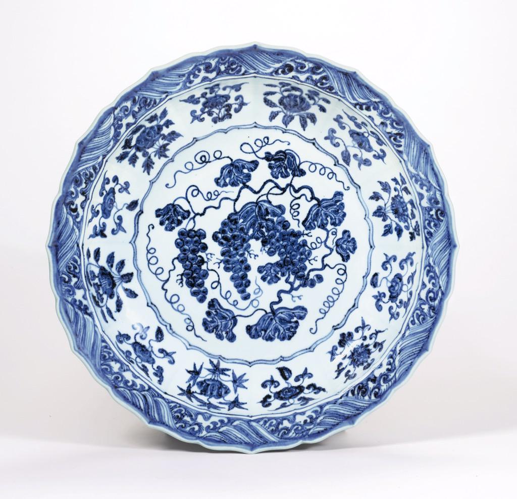 Sothebys's tweet image. #AuctionUpdate: The Mahin Banu 'Grape' Dish from c 1420 sells for $5.1m way over 2.5/3.5m estimate #AsiaWeek