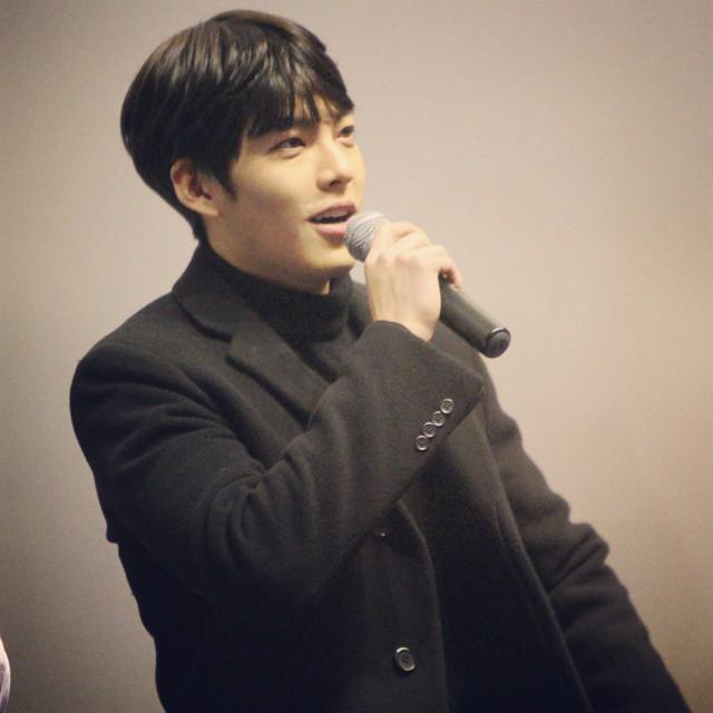 WOOBINAHHH's tweet photo. 03/25 Twenty stage greeting cr.eunjung95  #스물  #Twenty #KimWooBin #김우빈 http://t.co/0FiCqrgijc
