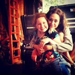 shamelessspics's tweet photo. Emmy Rossum &amp; Emma Kenney http://t.co/h90KKI7vNP