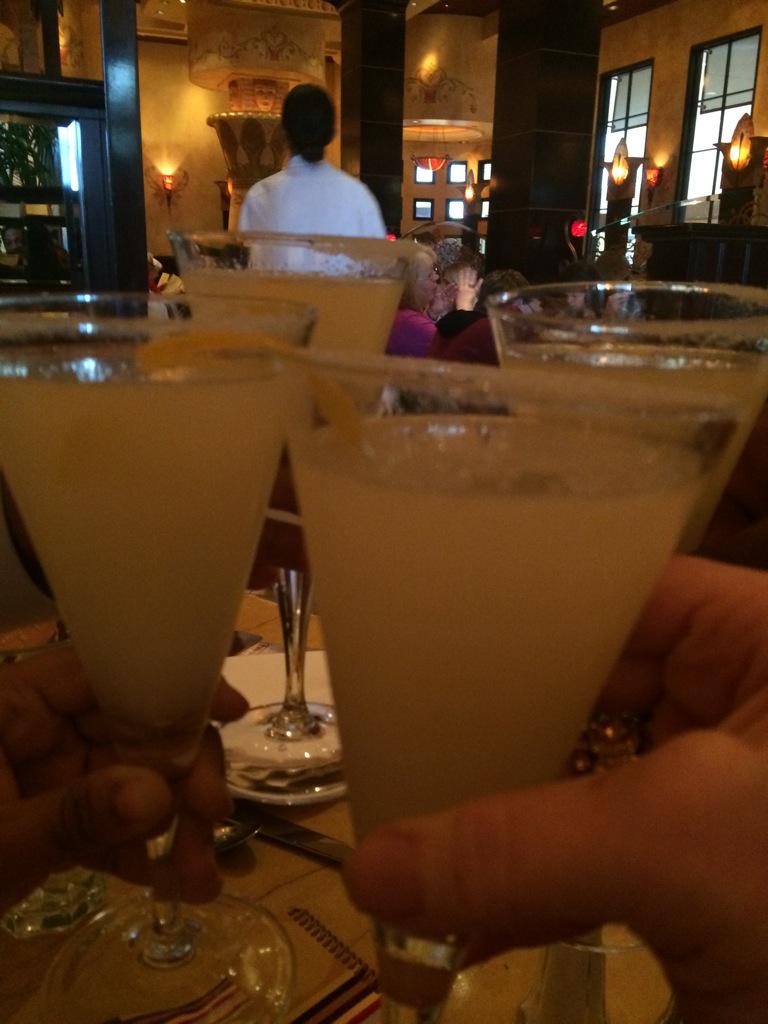 kbfromchicago's tweet photo. One word good friends good drinks http://t.co/n1DSXxBBss