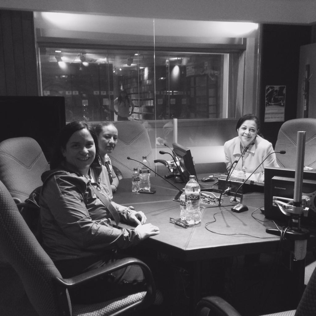ursulapruneda's tweet photo. Felices Marina Beltrán y yo con Sonia Riquer platicando en @Gentedecine sobre @safarientepito 😉✨ @marylunaxbc http://t.co/rKcz4tSLV3