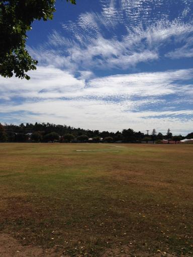 seasonsofNE's tweet photo. Beautiful day at Hampden Park Uralla setting up for Sat 28th March, see you there from 8am - 3pm! http://t.co/lZ7STT9EJ8
