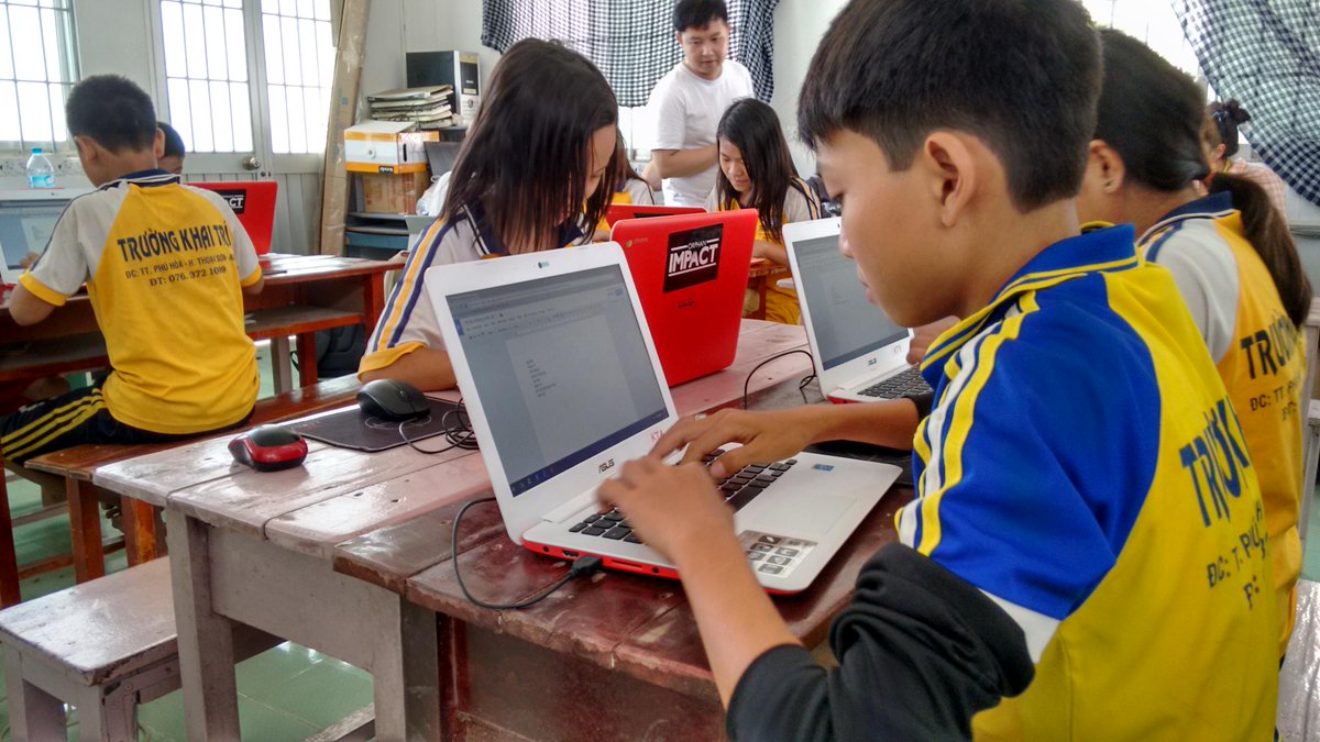 _orphanimpact's tweet photo. New #chromebooks in An Giang! Our transition from Classmate PCs to Chromebooks is nearing completion. #asus #edtech http://t.co/UikWJrRwVy