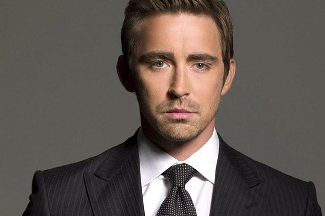 HAPPY BIRTHDAY to the wonderfully talented Lee Pace. One of my fave vampires (aside from the Cullen\s of course) 