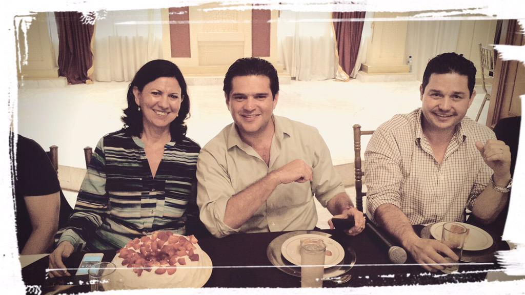 pacocienfuegos's tweet photo. Agradezco a la Central de Abastos de Guadalupe por sus atenciones, fue un gusto convivir con todos ustedes. #FC2015 http://t.co/WmirEhGZXt