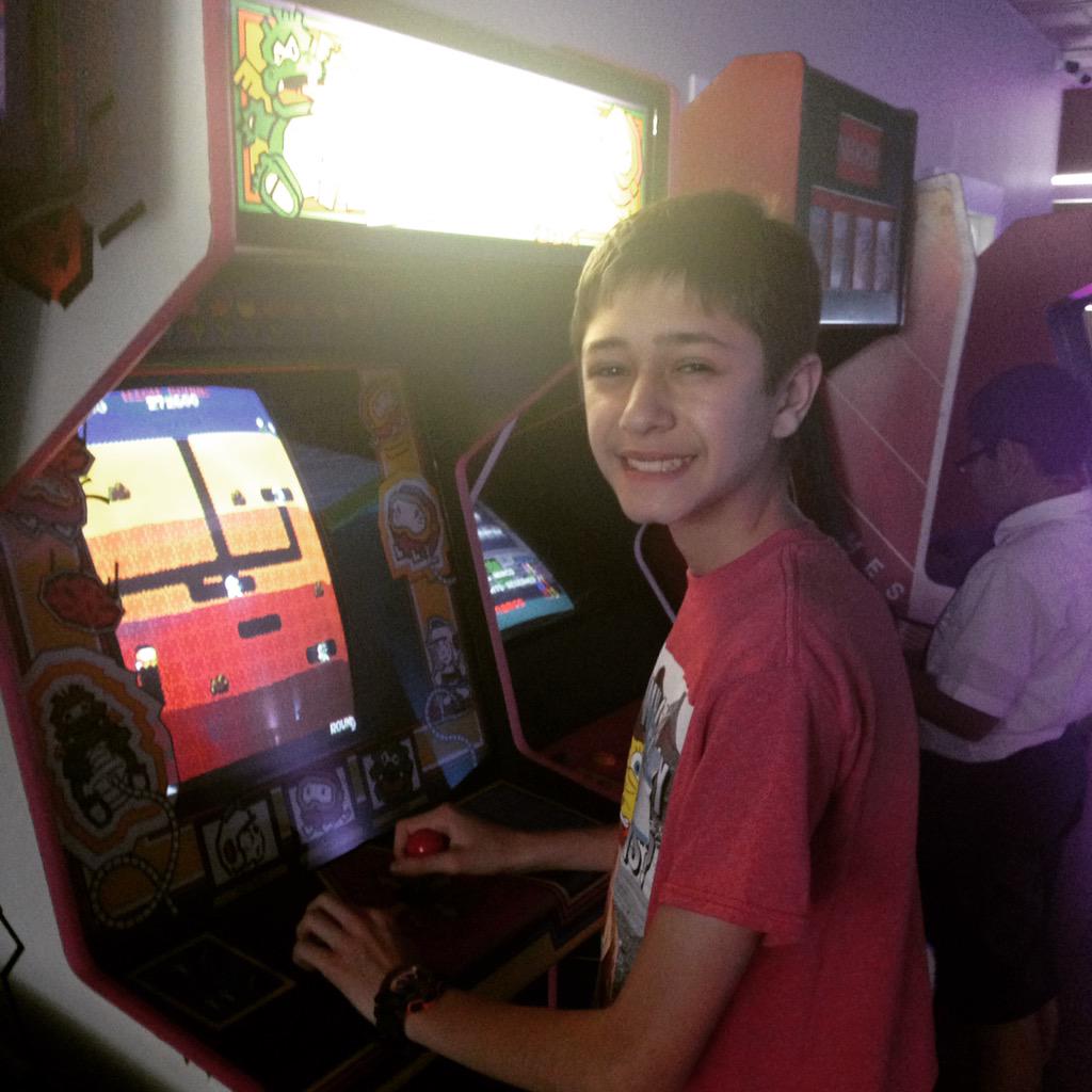 's tweet image. #neonarcade in #oldtownpasadena