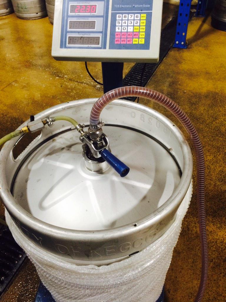 Kegging our Unite Red Ale with <a href="/nitzm/">Anita Mitchell</a> <a href="/PinkBootsNZ/">PinkBootsNZ</a> <a href="/IWCBD/">International Women's Collaboration Brew Day</a>