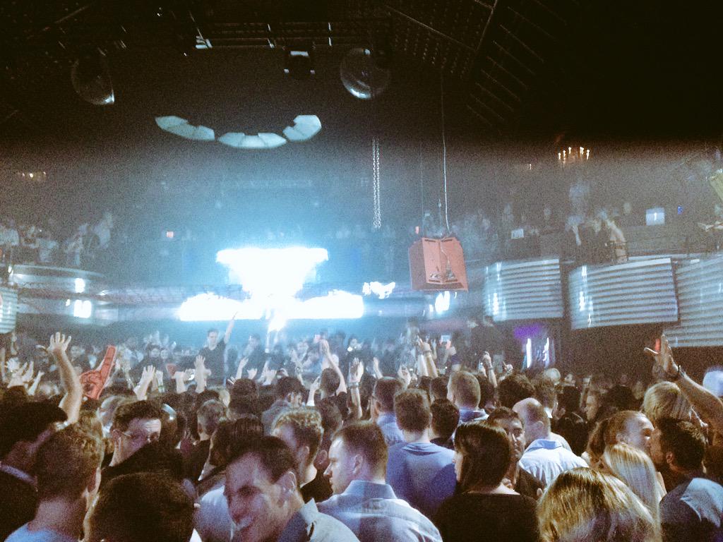 soundsgoodhere's tweet photo. Craziness w/ @arminvanbuuren at @mansion_miami http://t.co/Su5PdM7y8L