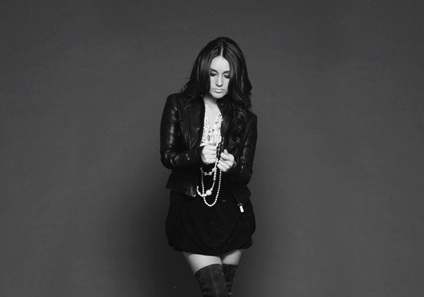DulceMariaMusic's tweet photo. "Quisiera tener una caja del tiempo donde todos los momentos sean eternos y no etereos" #DA #VotaDulceMaria #KCA http://t.co/jYK739J1eh