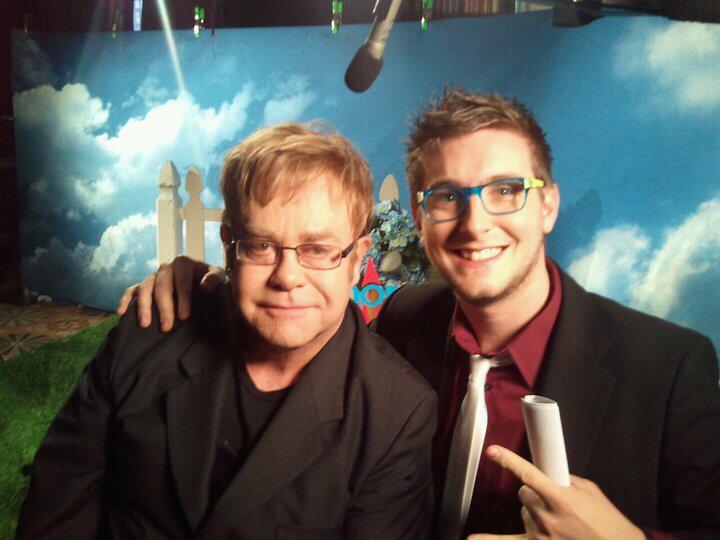 One of my fav interview moments ever...

Elton John & I switched glasses! (Video) 

Happy Bday! 