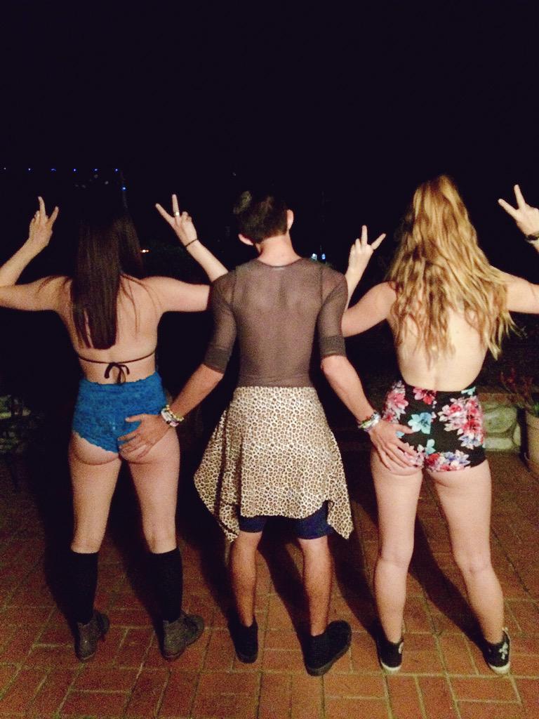 Cceelos69's tweet photo. 👅Women Crush Wednesday🔥 #DaBabes 🍰 http://t.co/rCfSwu35yx