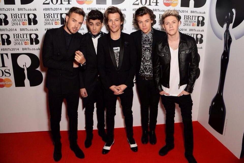NGIU51's tweet photo. Zaynは辞めてないよ？
少しの間one directionとして
スポットライトを当てられることから
“離れた”だけで辞めたわけでわない。
彼の口から辞めるって言葉は出なかった。
私はそう信じる。

#KCA #Vote1DUK http://t.co/8qJiZ1JP28