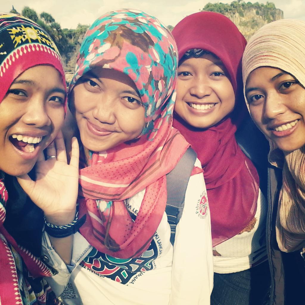 mksh utk liburannya kmrn teman2 ({}) :* :) @ngobaranbeach