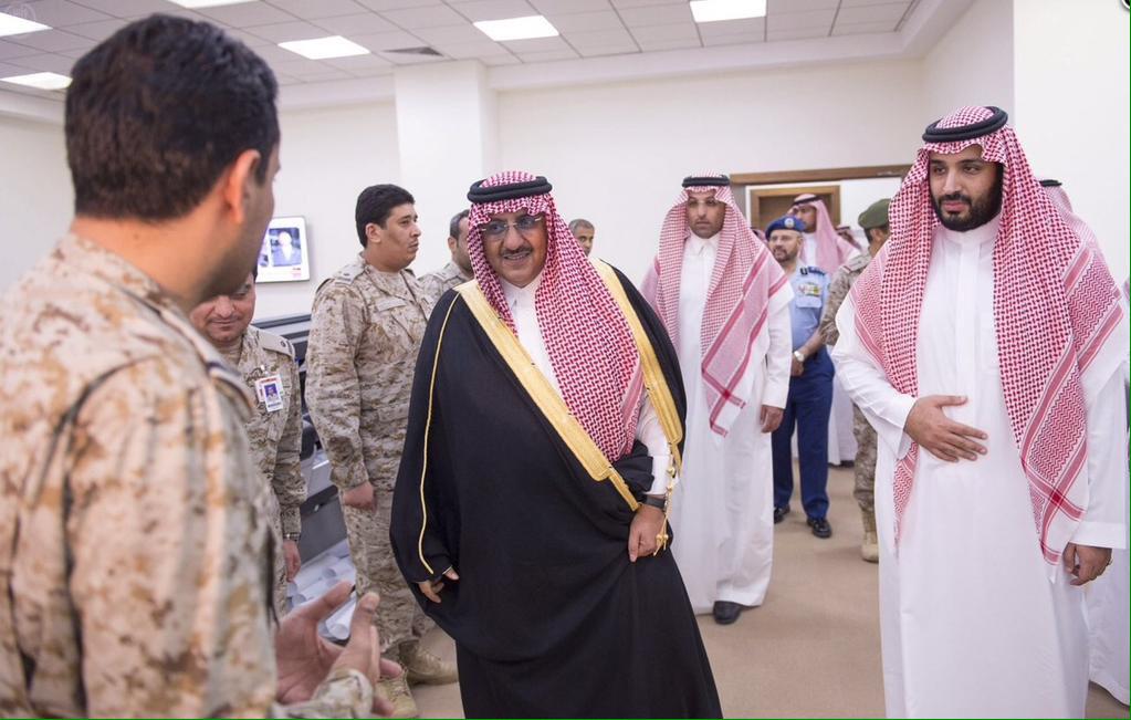 الامير محمد بن نايف ولي ولي العهد يزور مركز عمليات القوات الجوية ويلتقي وزير الدفاع الامير محمد بن سلمان
#عاصفة_الحزم
