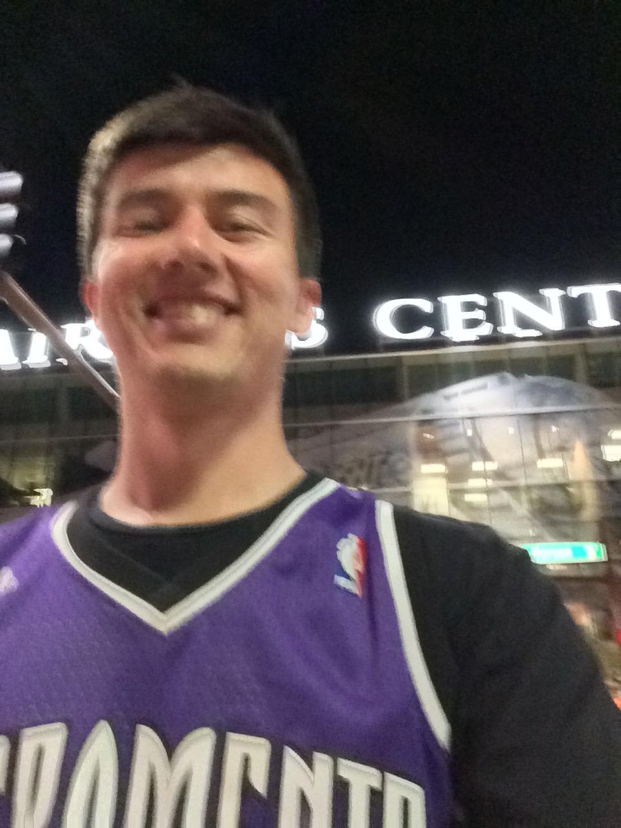 joeysmnds's tweet photo. @sactownroyalty @HarrisRudman Kings Win! #LiveFromPHX http://t.co/mU9WKq9oQ8