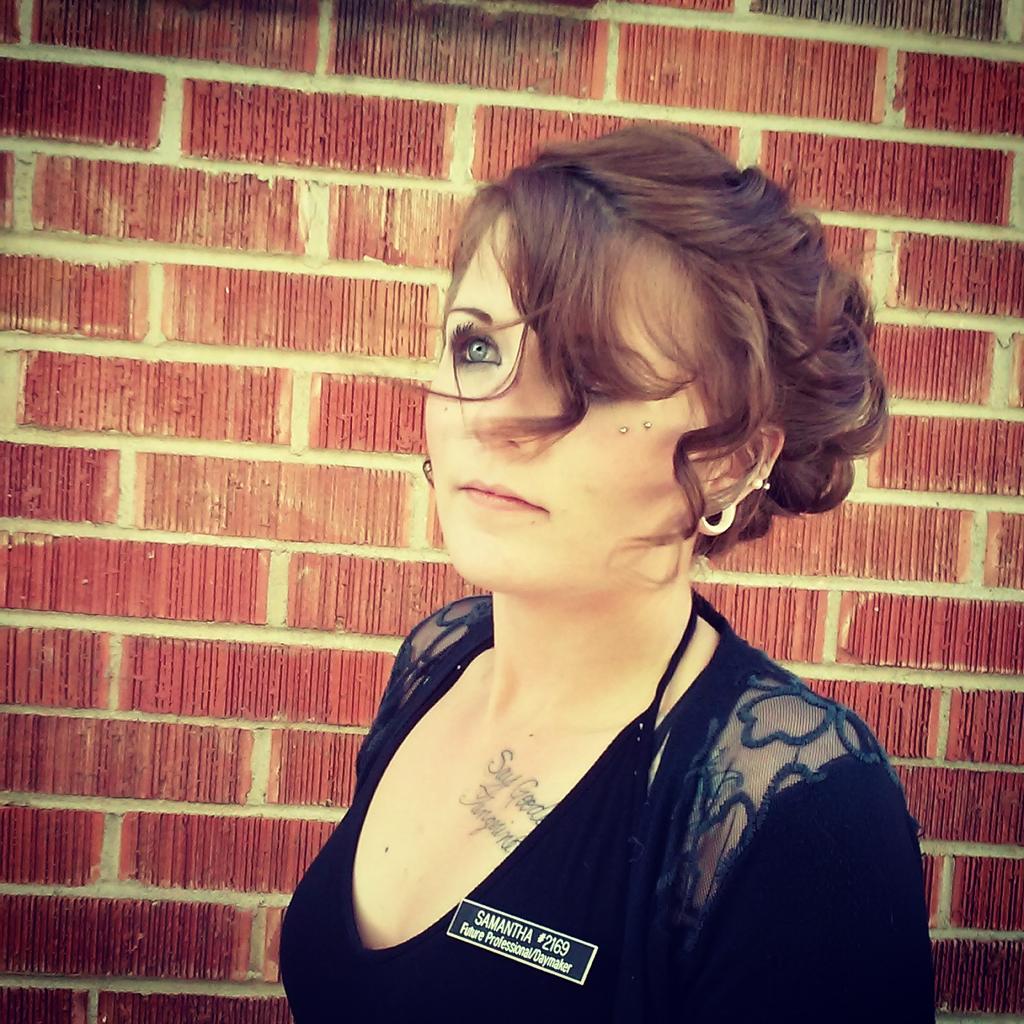 EveloMayah's tweet photo. Beautiful up do I did ❤
#WhatDoesHappinessMean #bighairdontcare #elegance #pmtscs #beautista #lovemypassion http://t.co/395bv6Dqlt
