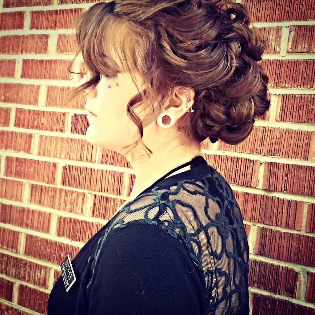 EveloMayah's tweet photo. Beautiful up do I did ❤
#WhatDoesHappinessMean #bighairdontcare #elegance #pmtscs #beautista #lovemypassion http://t.co/395bv6Dqlt