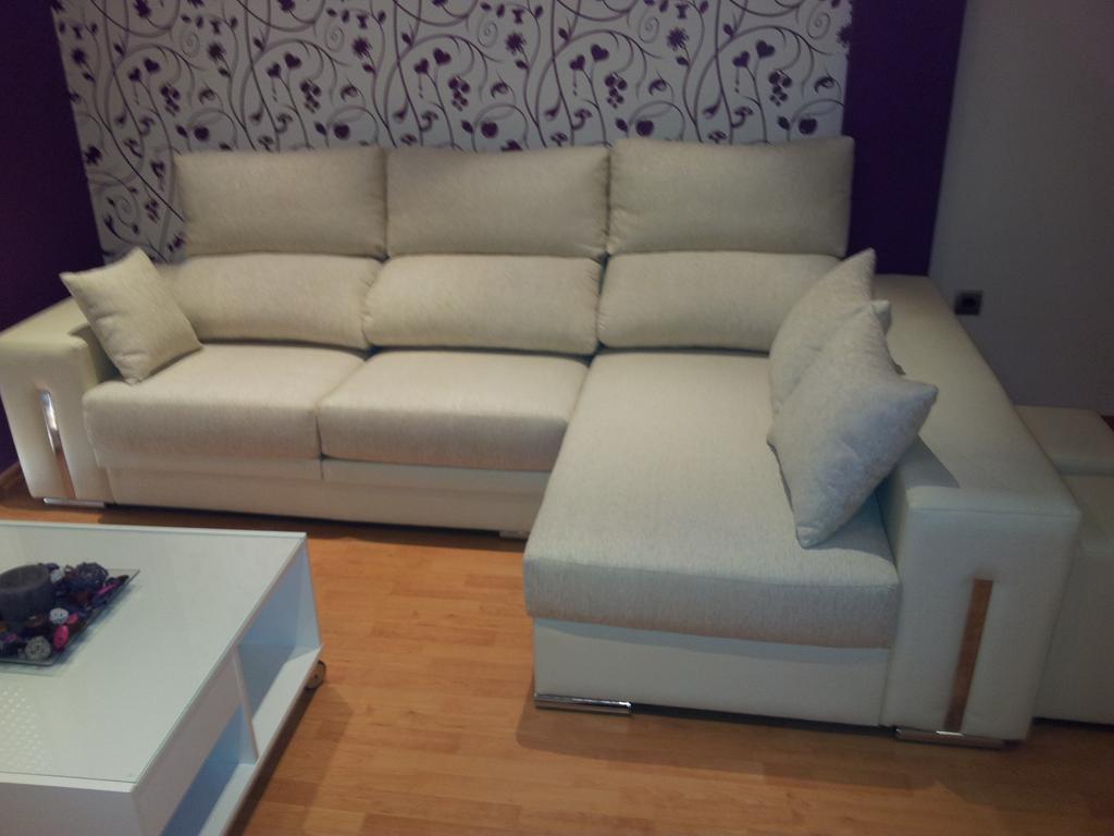 outletsofas tweet picture