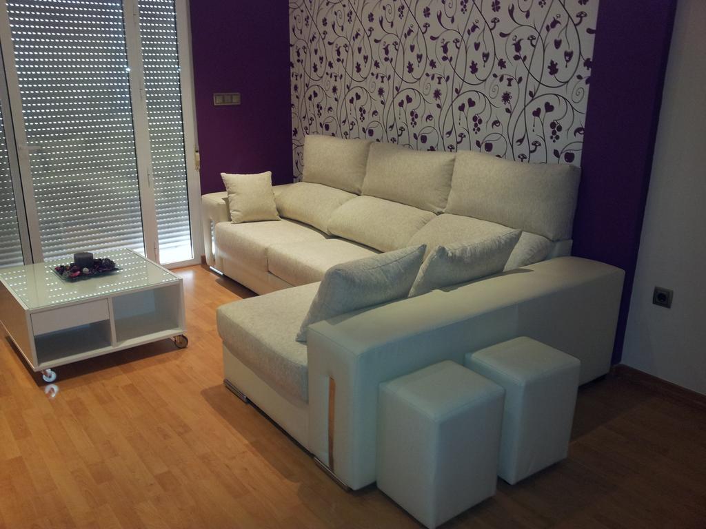 outletsofas tweet picture