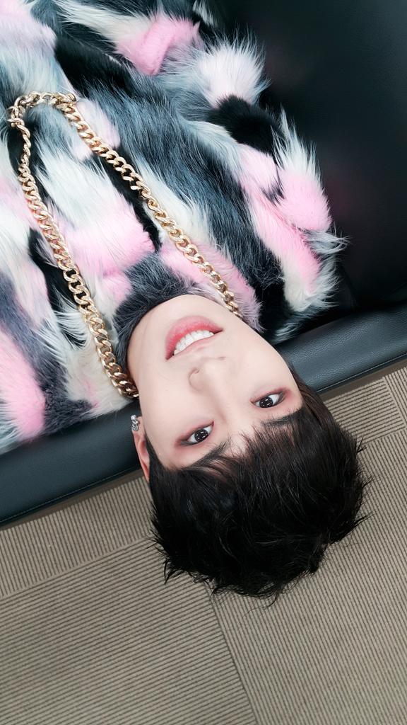 BigFlo_ID's tweet photo. [Trans] @BigFlo_official http://t.co/ZaMGtNwo6F #Today is #Bigflo's #CharismaRapper and #Aegyofull #Maknae (cont) http://t.co/o7nJOOV5SR