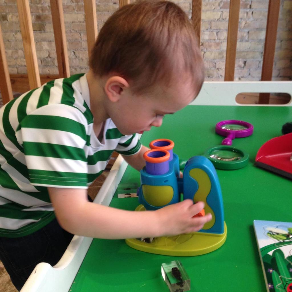 ScienceIsAVerb's tweet photo. Following in the footsteps of aunt Sarah. #futuremicrobiologist #proudaunt http://t.co/Jmk5gIOTwe