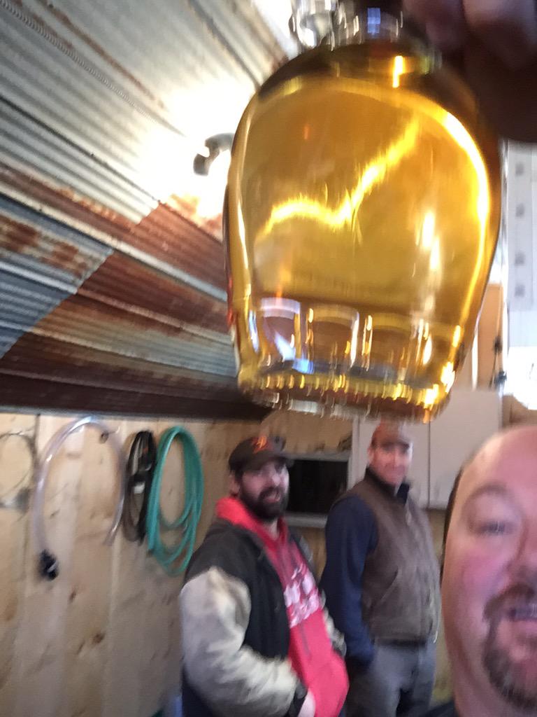 prez2012's tweet photo. There is your class extra light #CarpFairSugarShack @carpfair #maple15 http://t.co/fpyy3EgLVw
