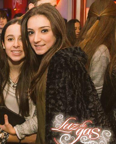 ana_gonzalezf's tweet photo. Feliz en tú día corazón💕🎉 espero que hayas pasado un día genial, por muchos más contigo, te quiero un montón😍💘💘💖👑👑 http://t.co/m3RKTW3H1p