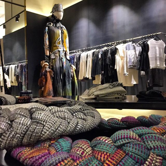 TramandoAr's tweet photo. Repost from @Yasminadotcom #Dubai #RitualDress @TramandoAr @martinchurba @CATASWINBURN 💥💖🔝 http://t.co/hoke5jpZPN