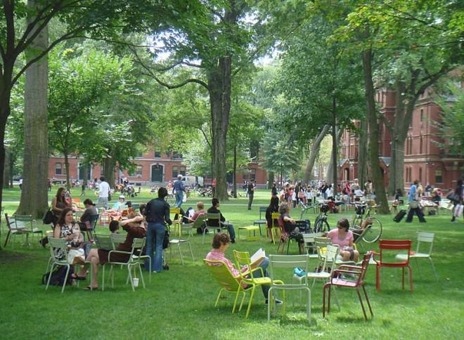 PPS_Placemaking's tweet image. The #Placemaking momentum at #Harvard began with movable #seating in #HarvardYard: pps.org/blog/meet-me-a…