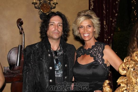 YMTheBevHillsPR's tweet photo. Client News Global Business Owner of #Arbonne @KaraNanas #spotted Musician #RichardGreico @SueWongFashion After Party http://t.co/iNQmKzNgWa