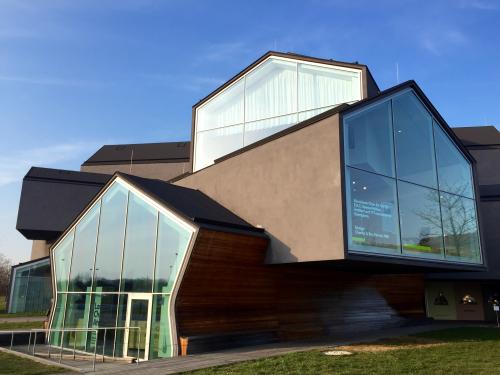 Andreacritico's tweet image. aprire la mente tra musei e il silenzio di una città dove si va in tram e bici #Basilea mentelocale.it/63742-viaggio-…