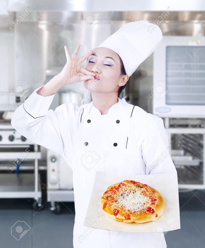 pizzaSlut5000's tweet photo. this my bitch eggroll she cool af http://t.co/AOlcvr3GVQ