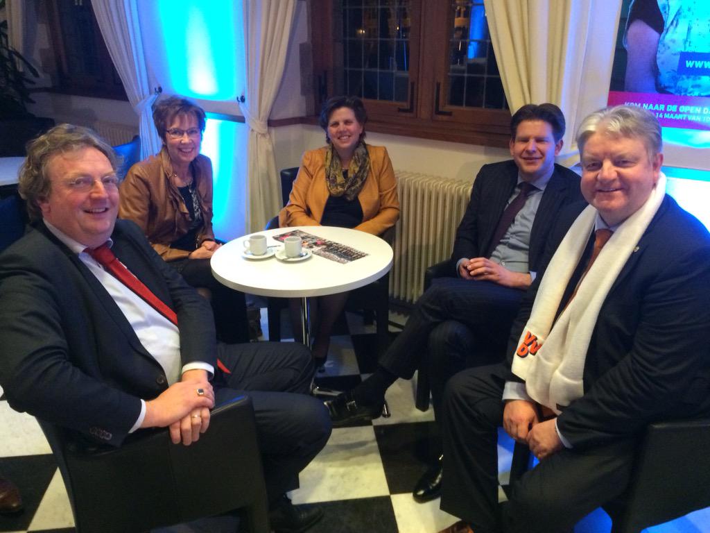 keesbierens's tweet image. In afwachting van de eerste Zeeuwse uitslagen.......