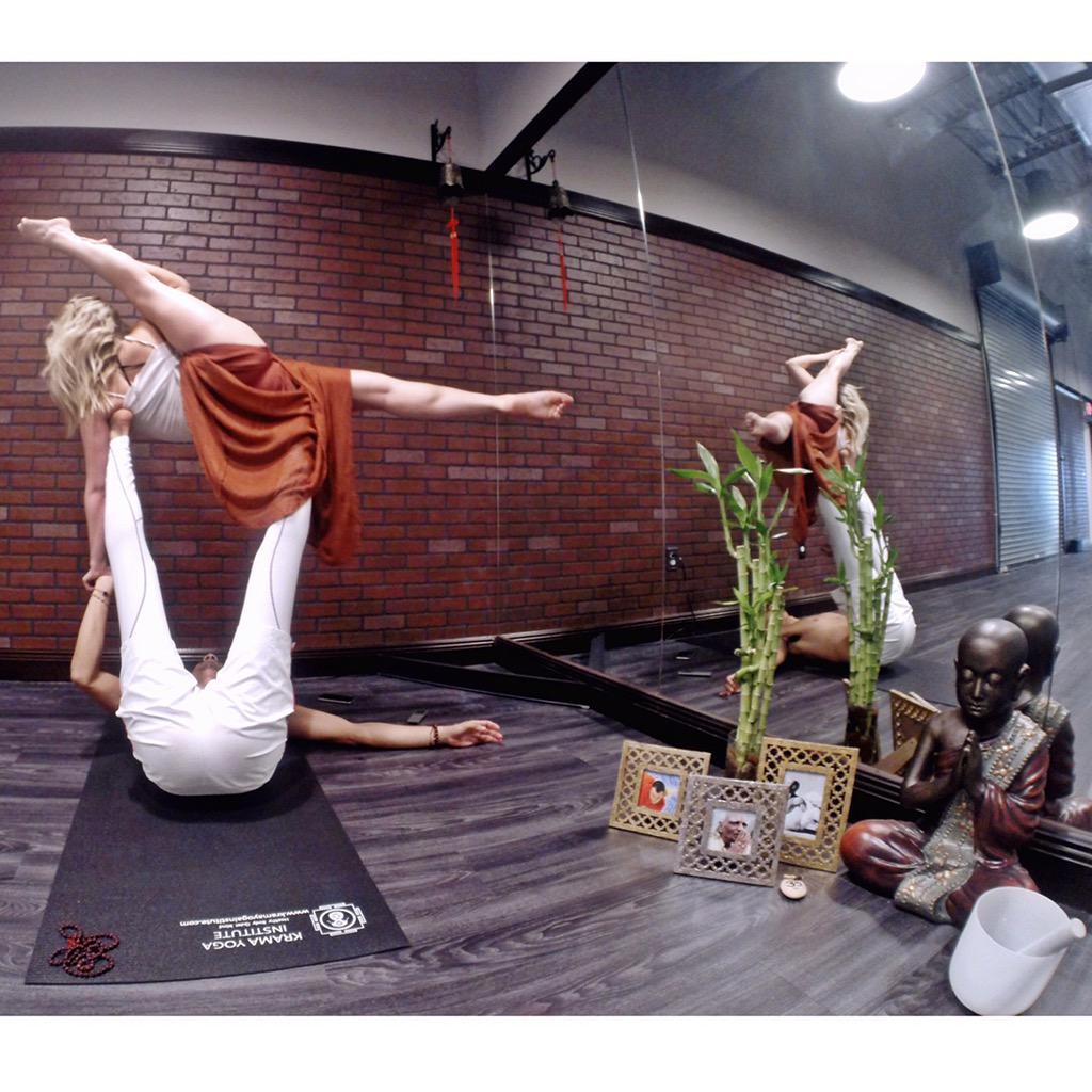 kramayogains's tweet photo. Join us for Martial Krama Yoga at 6:00pm! http://t.co/FZtVvBptrz