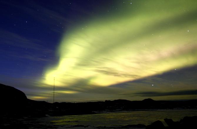Seeker's tweet photo. Solar Storm Leads to Stunning Aurora Displays: Photos http://t.co/VoCzvmt0ME http://t.co/zUXXIb7Odi