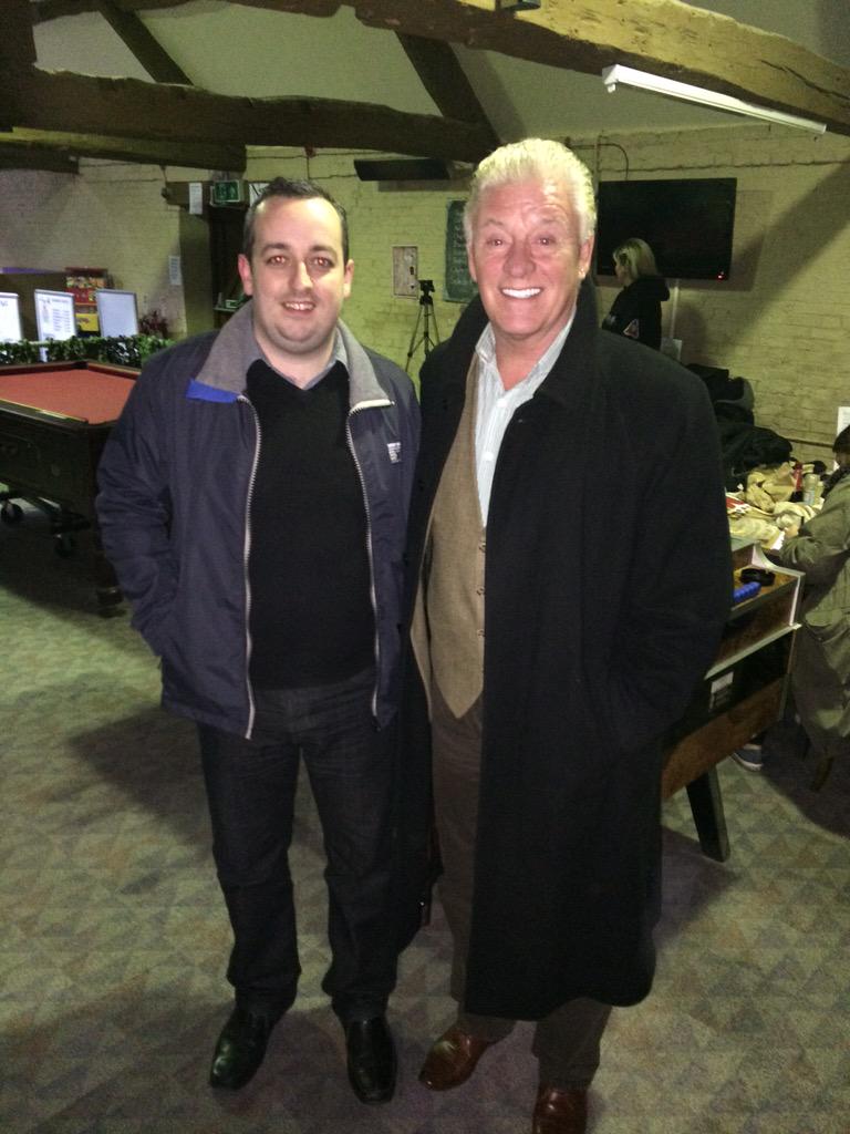 Kieran_McGinley's tweet photo. About to start a @HauntedEventsUK event with Derek Acorah, should be good! π» #weeja http://t.co/erbUgosfHz