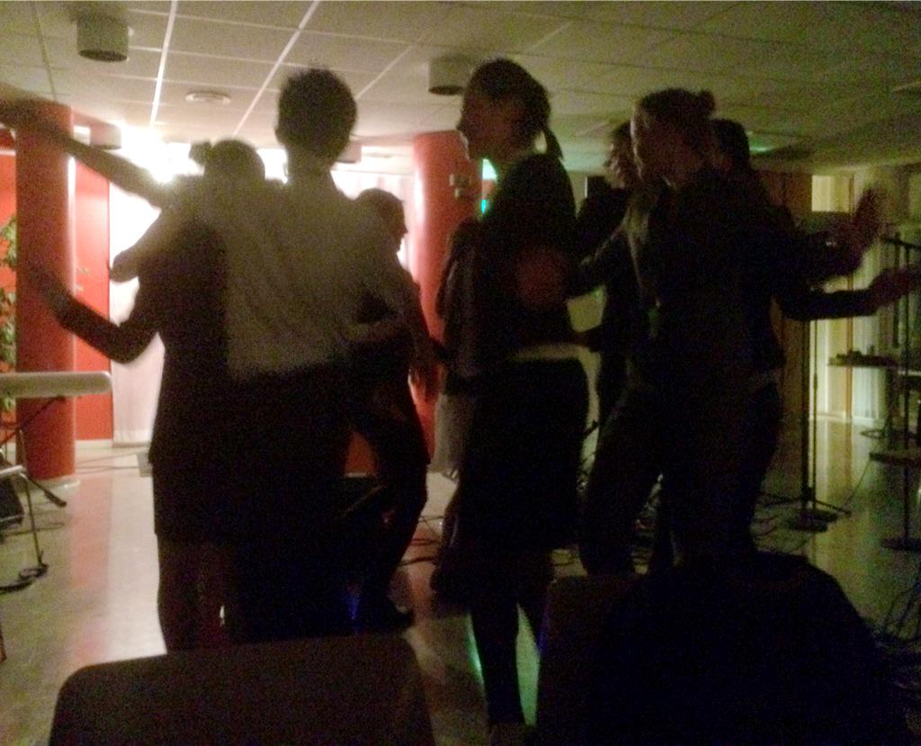 munfalun's tweet photo. Entertainment during rollplay dinner. Delegates singing and dancing to Malaysian music. http://t.co/uyQE1e4yab