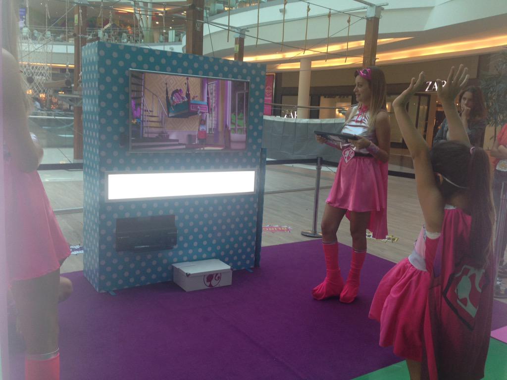 AlohaMKT's tweet photo. Experiencia con chroma! #BarbieSuperPrincesa http://t.co/fr052ebgXU