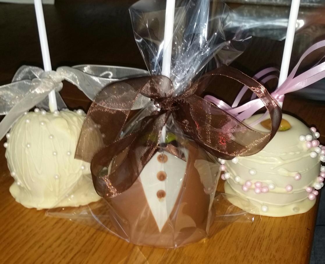 apples_gourmet's tweet photo. Give your guests a truly memorable 'wedding favour'! Granny Smiths dipped in sumptuous caramel &amp; Finest Belgian Choc! http://t.co/opxrMS00KB