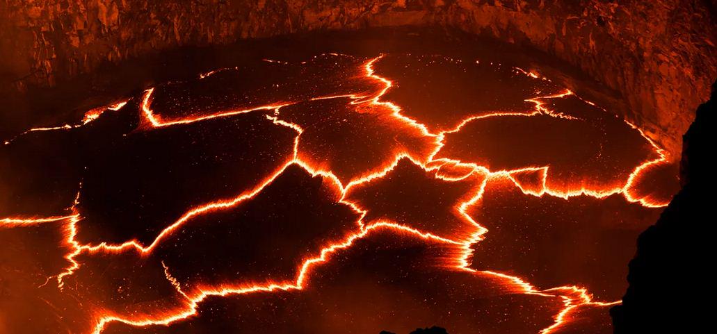 T13's tweet photo. Realizador capta impresionantes imágenes de volcán Kilauea en Hawai. EN VIDEO » http://t.co/nAyACdKivD http://t.co/eJDhnA6luf