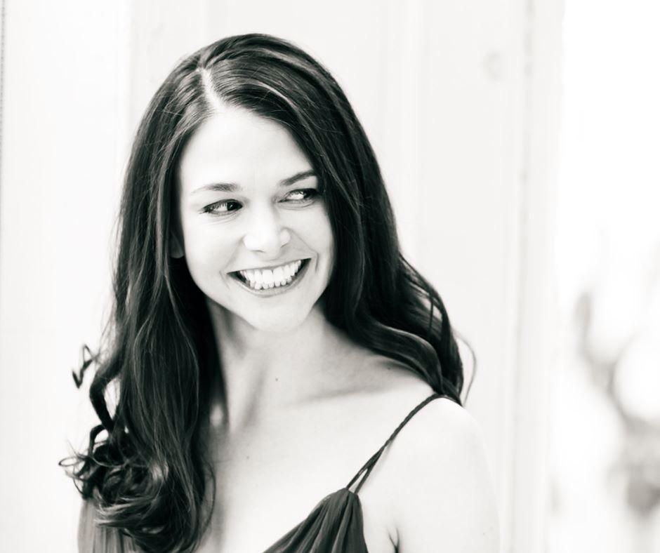 Happy birthday Sutton Foster      