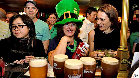 _rikkijones's tweet photo. “@TheEconomist: Beer sales: It's no longer Guinness time http://t.co/NQIQApWJ6H http://t.co/pbZzhfFcB2” @penley123