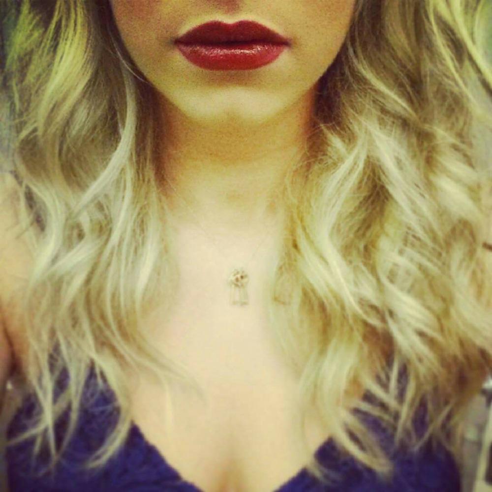 STYLEMESELFIE's tweet photo. My cousin Jodie loves a good selfie. More to come watch this space. http://t.co/F9eMW8LWcc