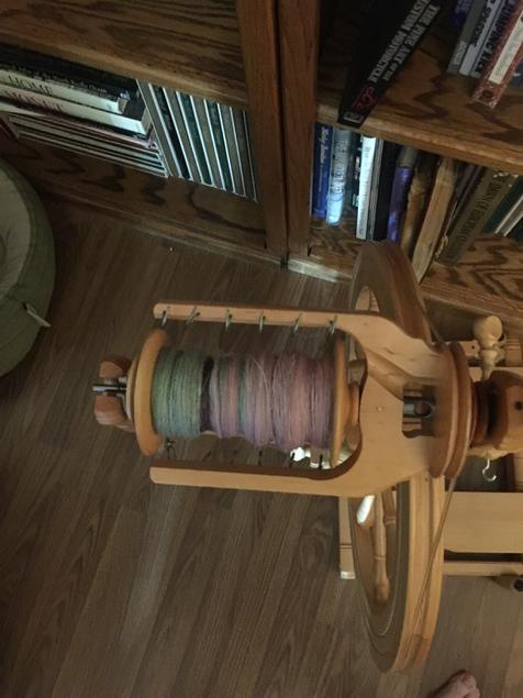 libertyknits's tweet photo. #beemyself too many workers at the house this week. I've only been able to do a bit of spinning great colors! http://t.co/0w7UShBZdw