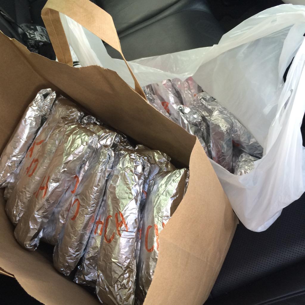 KyddJones's tweet photo. My migo hit me saying them tacos gone be ready #freetacos #sxswfreefood http://t.co/wNrKzDBGnA