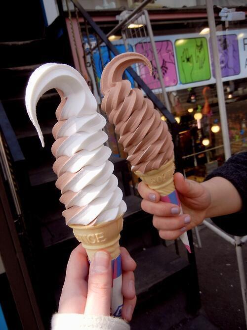 FoodPornAww's tweet photo. Soft Serve http://t.co/gVsYY4LLSJ