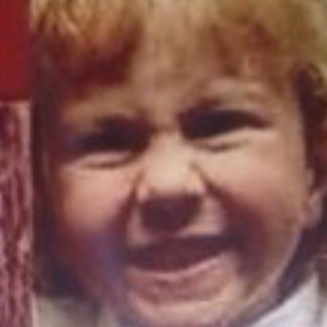 dylan_enseling's tweet photo. Rt if u think @jackiexoates looked like 👹 when she was little http://t.co/GI90pyLDHv
