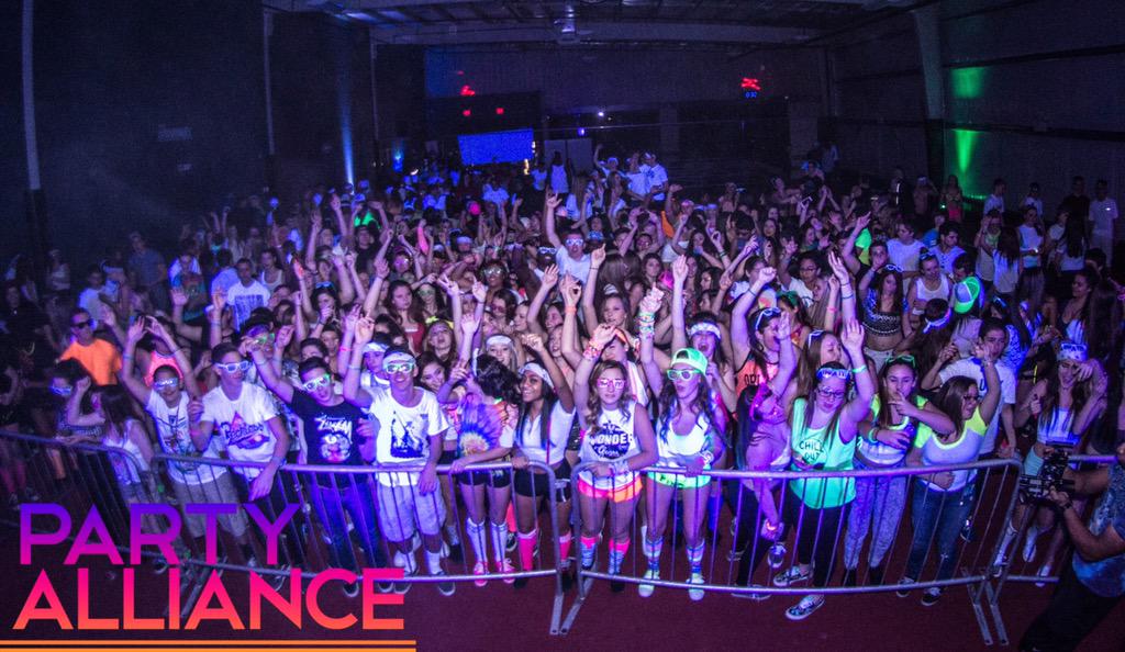 MessFestTour's tweet image. Coming to

Pitman NJ 3/27
Bethlehem PA 3/28
Pottstown PA 4/3
Kent OH 4/10
Harrisburg PA 4/11

RT for free tickets! 😜