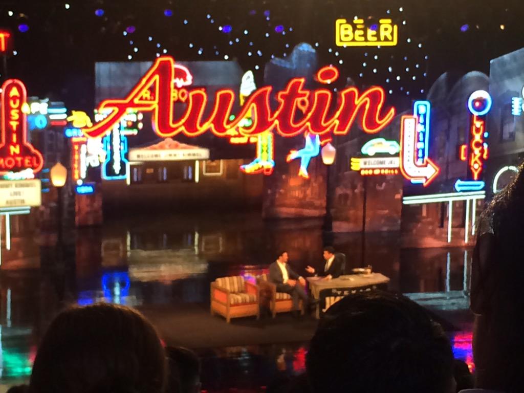 missmoose76's tweet photo. The only time I've clapped for Romo. #KimmelinAustin http://t.co/nkTbw9uQyJ