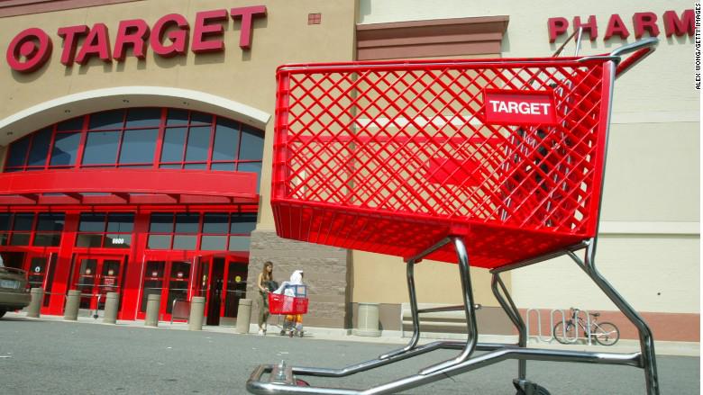 CNNBusiness's tweet photo. .@Target is now letting you make returns up to one year after you buy stuff http://t.co/f4eOHQhwzR http://t.co/emB599voCb